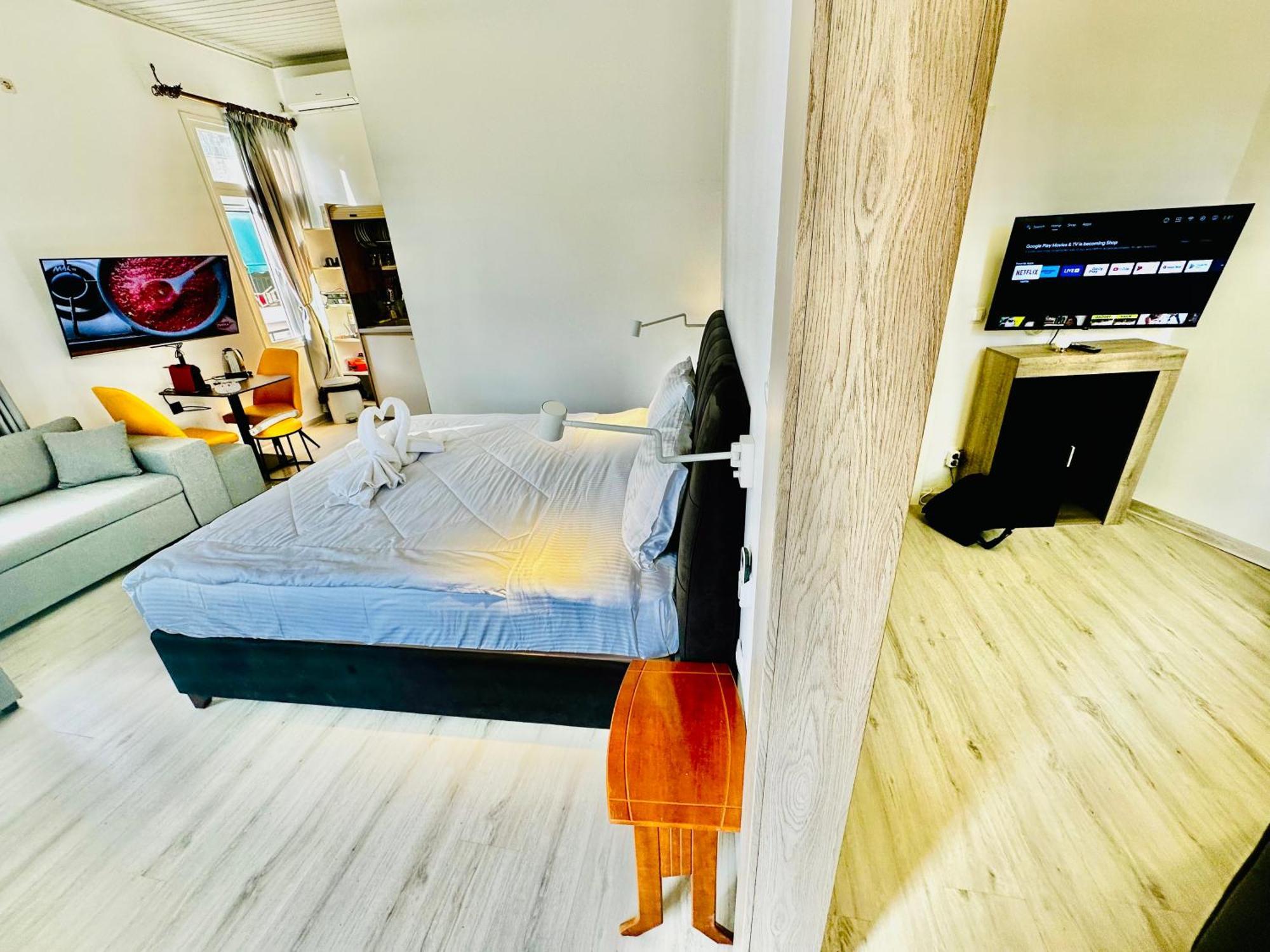 Travelers Luxury Suites, Studios & Apartments Corfu  Exterior photo
