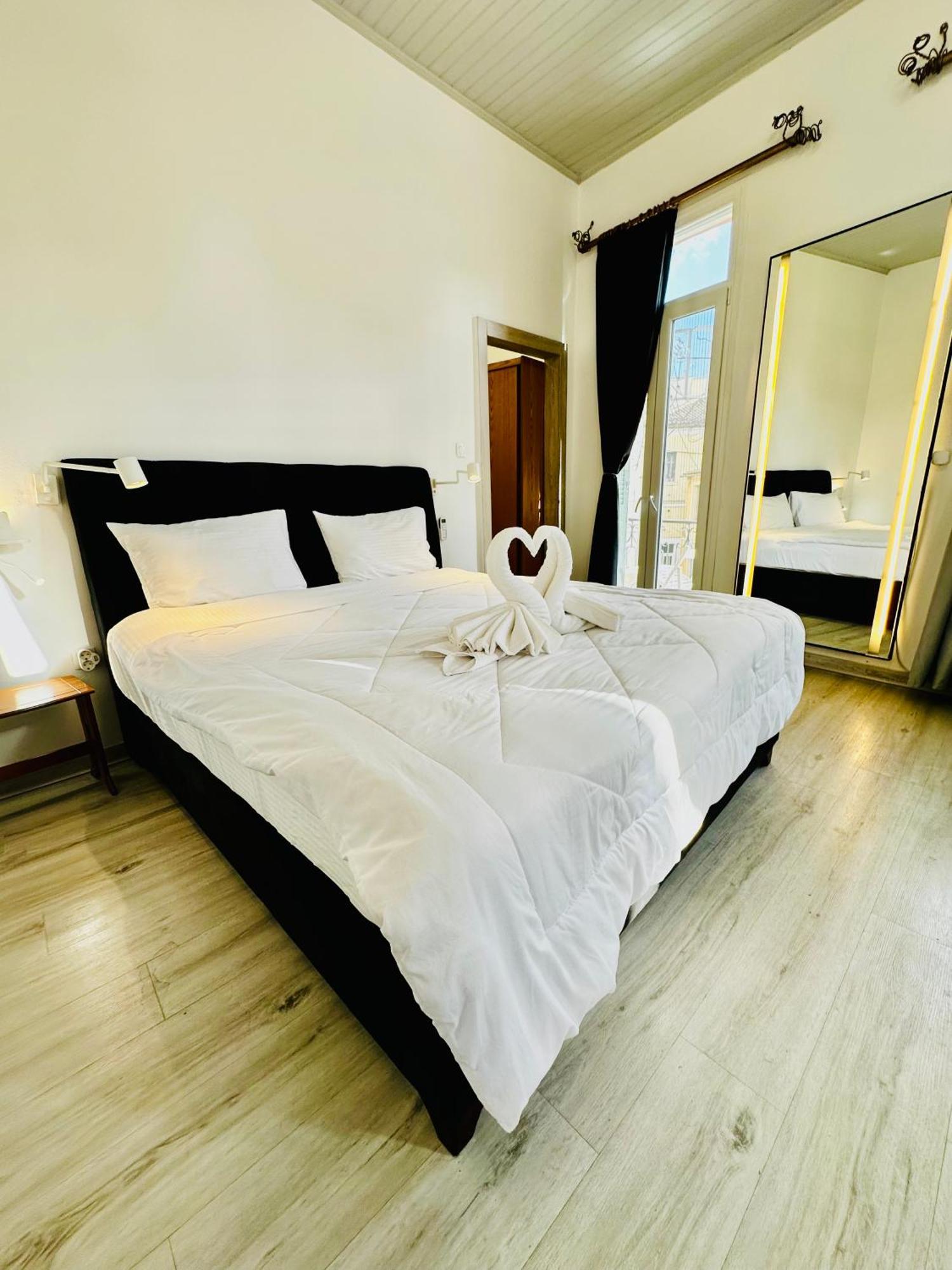 Travelers Luxury Suites, Studios & Apartments Corfu  Exterior photo