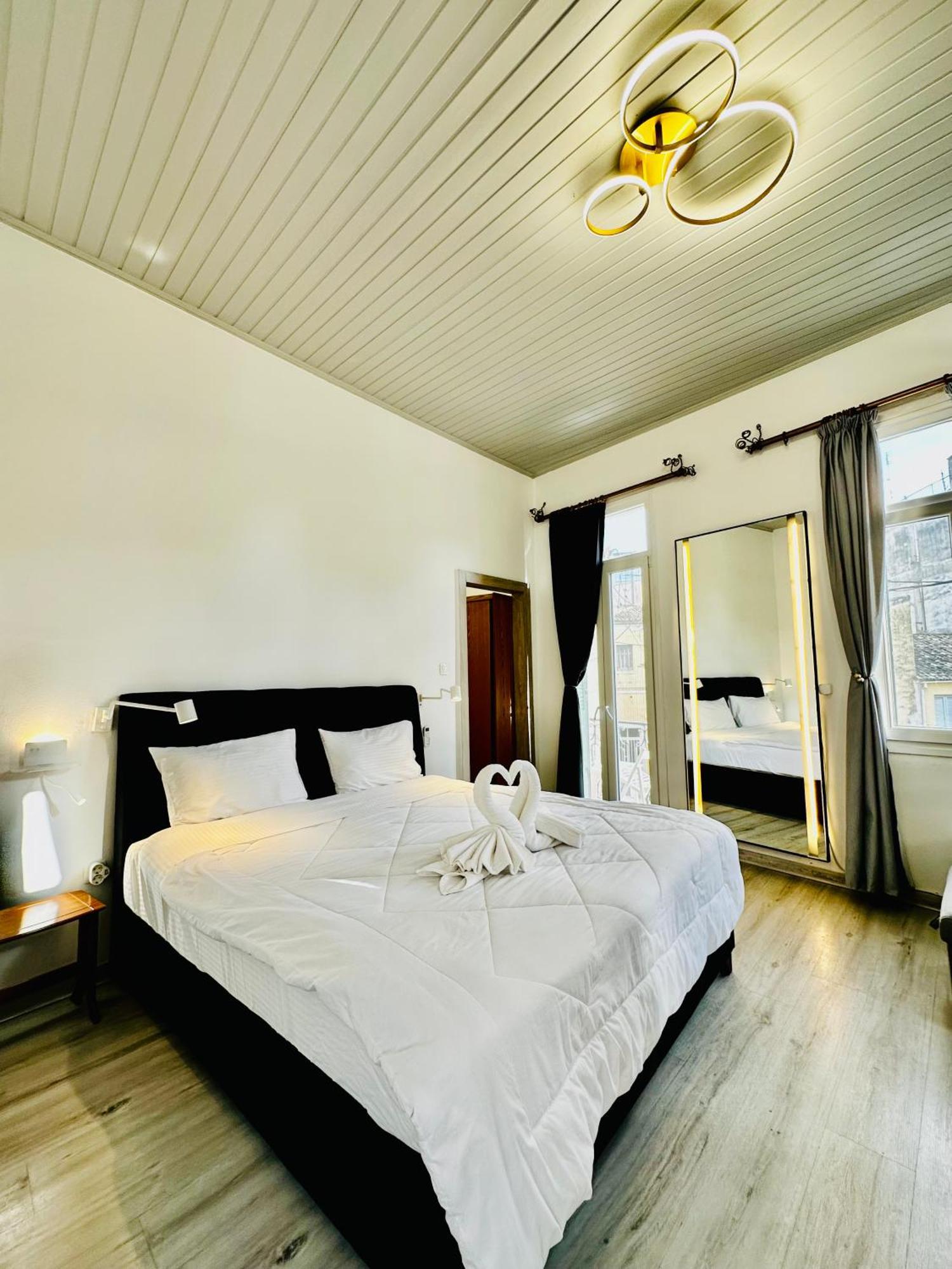 Travelers Luxury Suites, Studios & Apartments Corfu  Exterior photo
