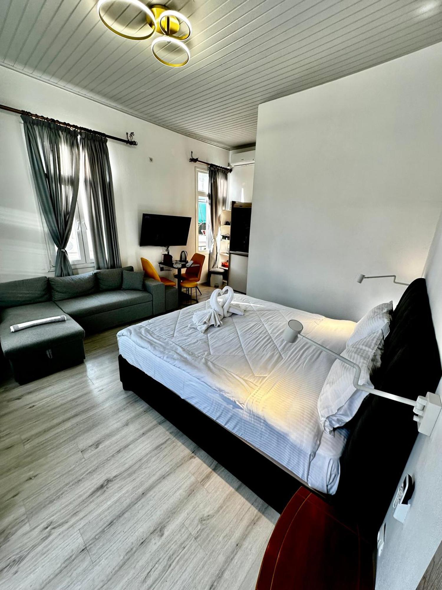 Travelers Luxury Suites, Studios & Apartments Corfu  Exterior photo